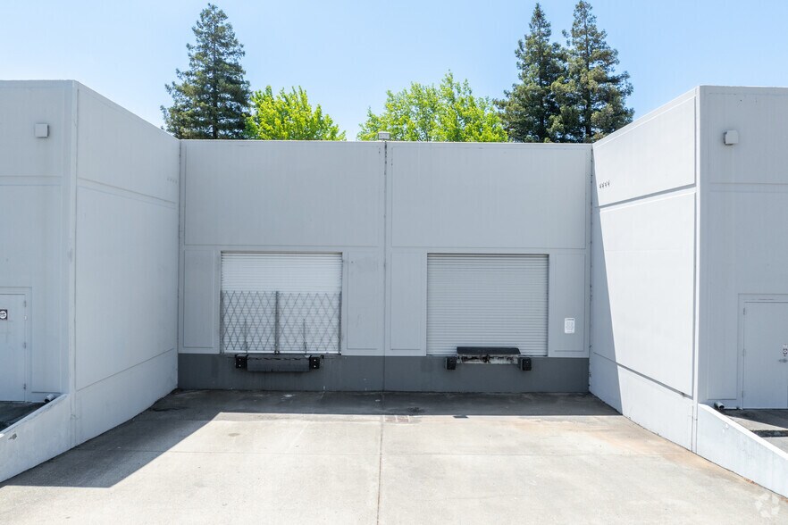 More Photos Of 2361 Industrial Pky W, Hayward Unknown For Lease