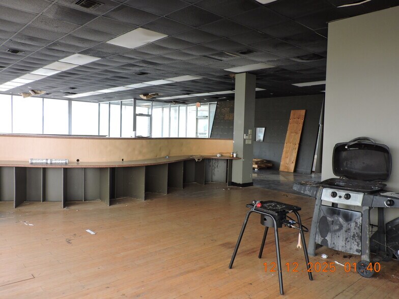 More Photos Of 8301 Beechnut St, Houston Freestanding For Lease