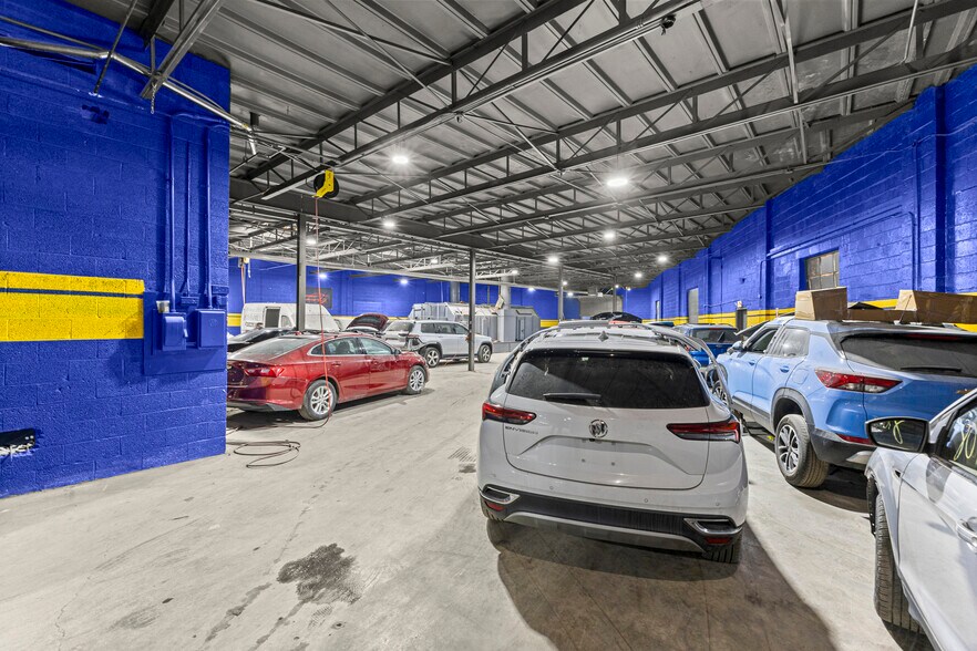 More Photos Of 12950 Lyndon Ave, Detroit Warehouse For Lease