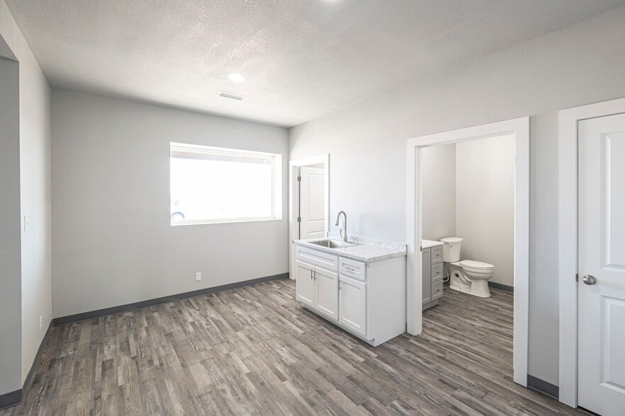 More Photos Of 14010 W Silver Fox Trl, Odessa Warehouse For Sale