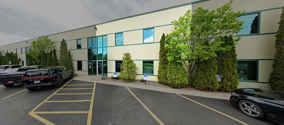 Primary Photo Of 2760 Beverly Dr, Aurora Warehouse For Lease