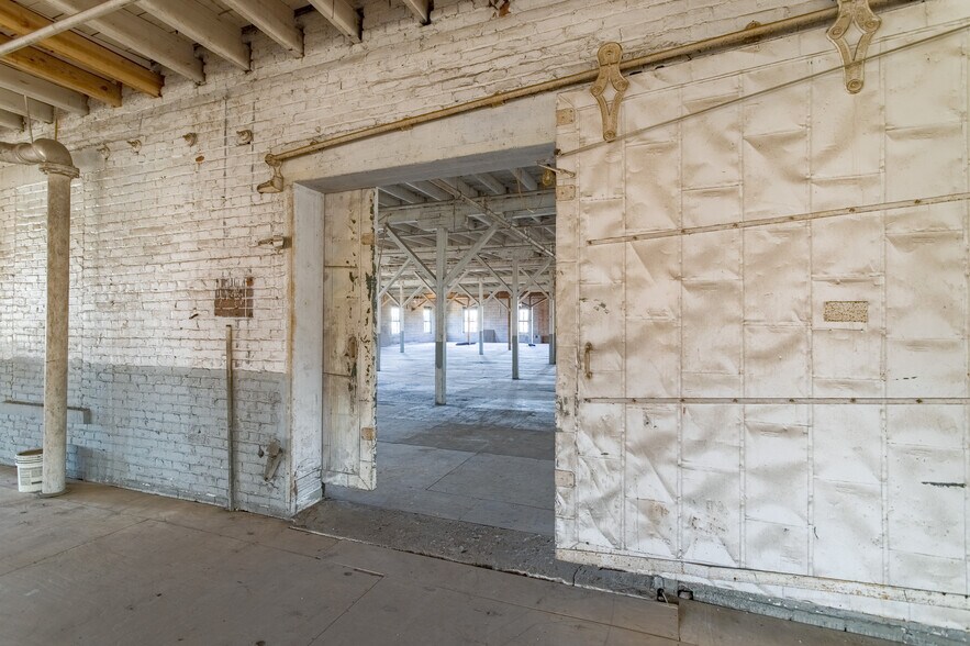 More Photos Of 2000 Nance St, Houston Loft Creative Space For Lease