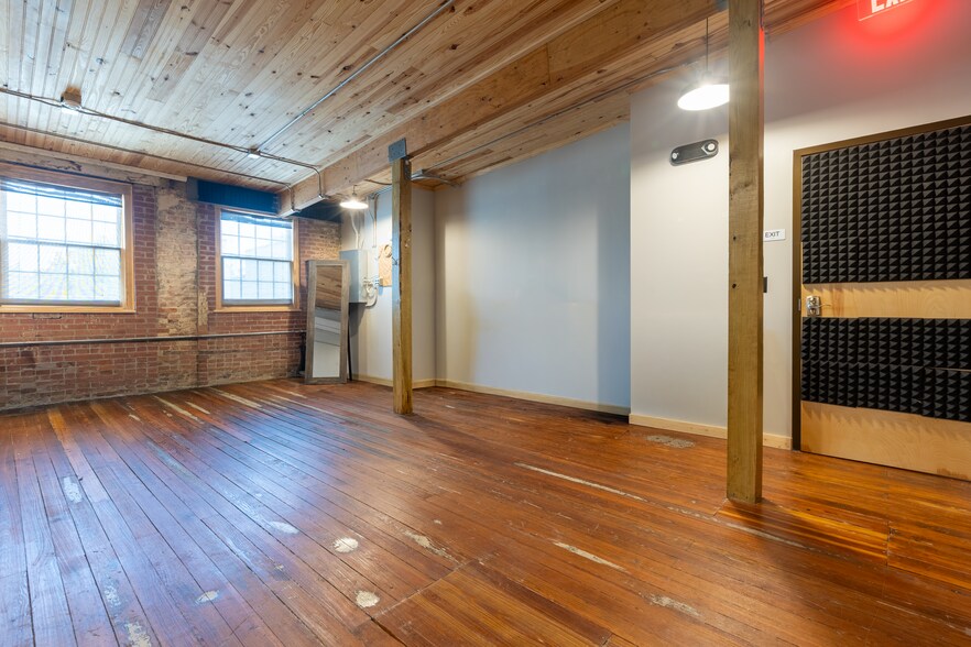 More Photos Of 221 Main St, Fort Mill Office For Lease