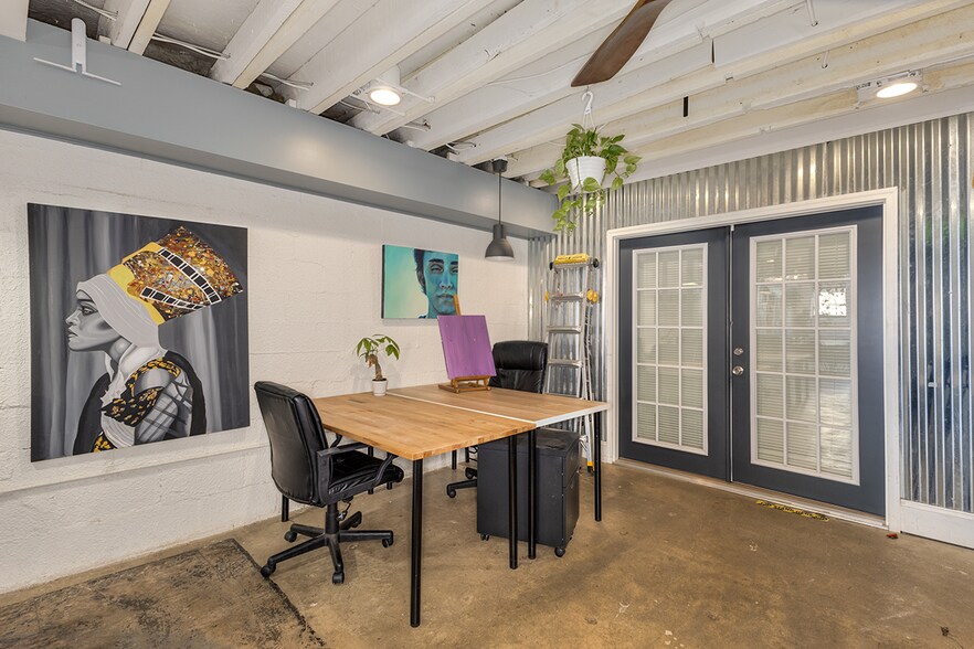 More Photos Of 582 Perry Ave, Greenville Storefront Retail Office For Lease