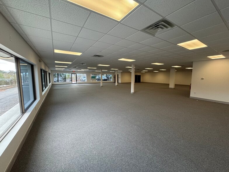 More Photos Of 2707 Buford Hwy, Atlanta Office For Sale