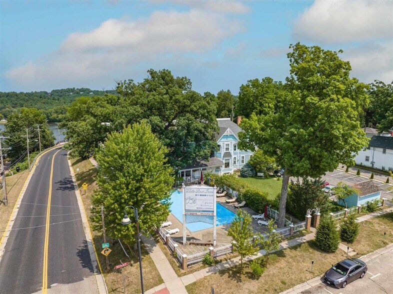 More Photos Of 910 River Rd, Wisconsin Dells Hotel For Sale