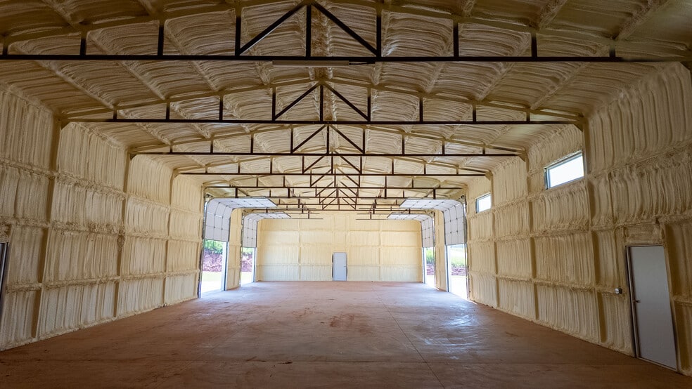 More Photos Of 11770 Black Sand Dr, Edmond Manufacturing For Sale