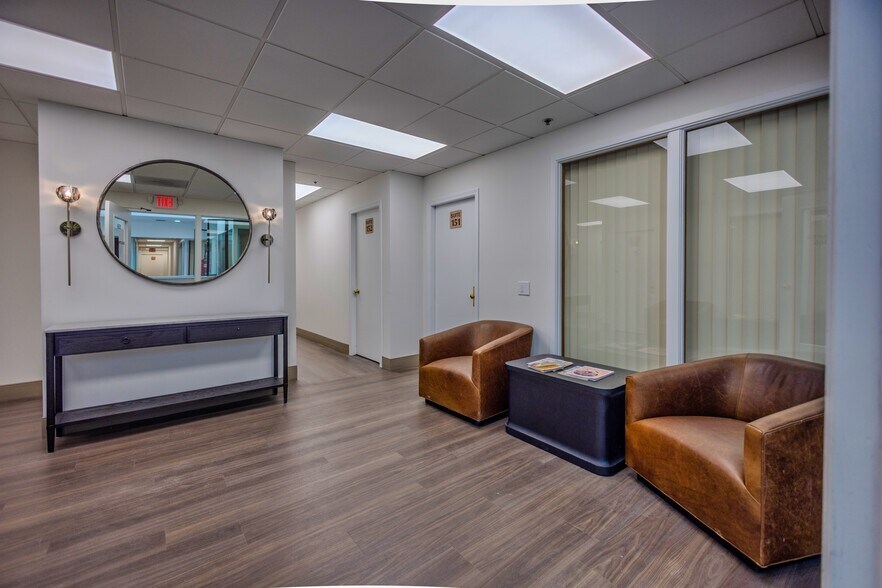 More Photos Of 6912 Main St, Downers Grove Unknown For Lease