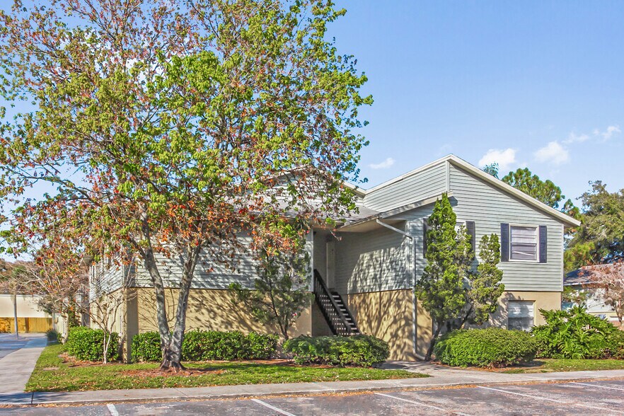 More Photos Of 609 Golden Raintree Pl, Brandon Apartments For Sale