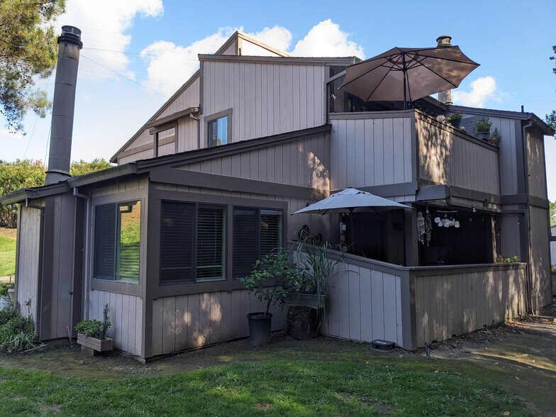 More Photos Of 17 Clay Ct, Novato Apartments For Sale