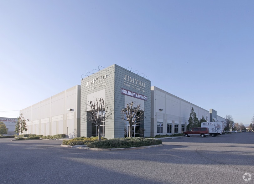More Photos Of 1919 Monterey Rd, San Jose Warehouse For Lease
