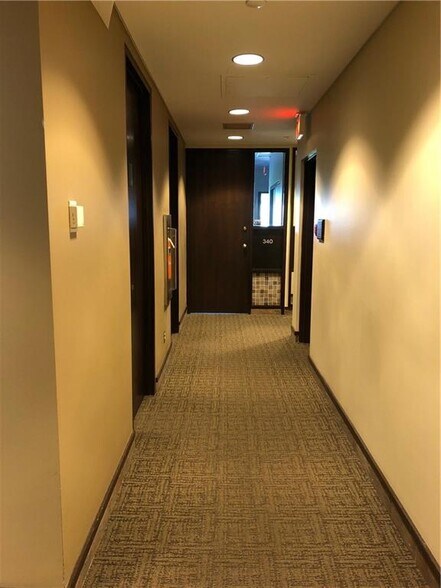 More Photos Of 117 Centrepointe Dr, Ottawa Office For Lease