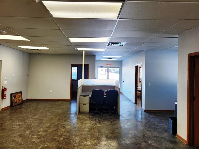 More Photos Of 8635 Hollander Dr, Franksville Manufacturing For Lease