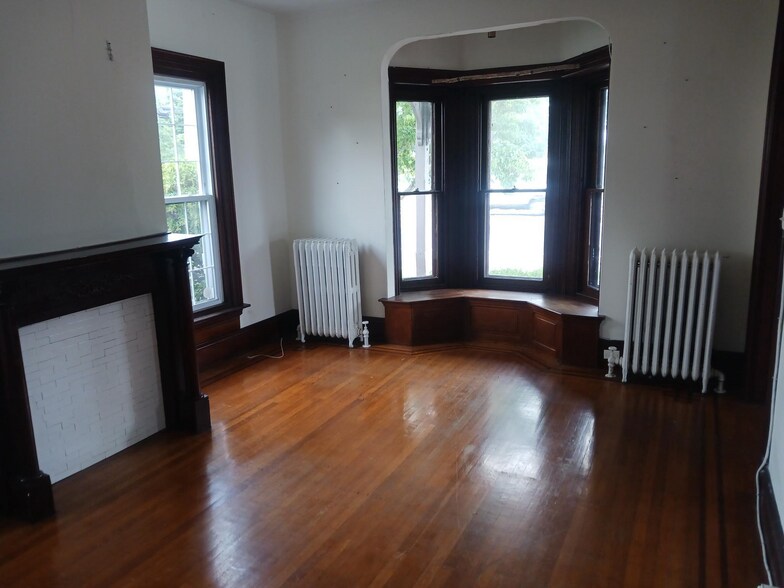 More Photos Of 5870 Easton Rd, Plumsteadville Freestanding For Sale