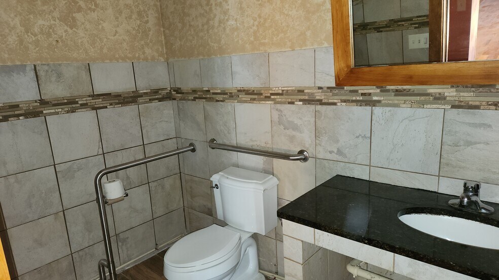 More Photos Of 136 NJ-183, Stanhope General Retail For Lease
