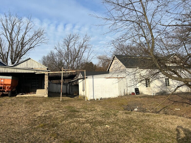 More Photos Of 124 Mahoning Dr E, Lehighton Storefront For Sale