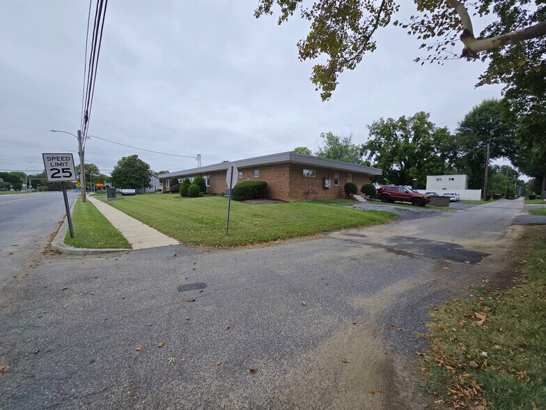 More Photos Of 1095 S Bradford St, Dover Medical For Sale