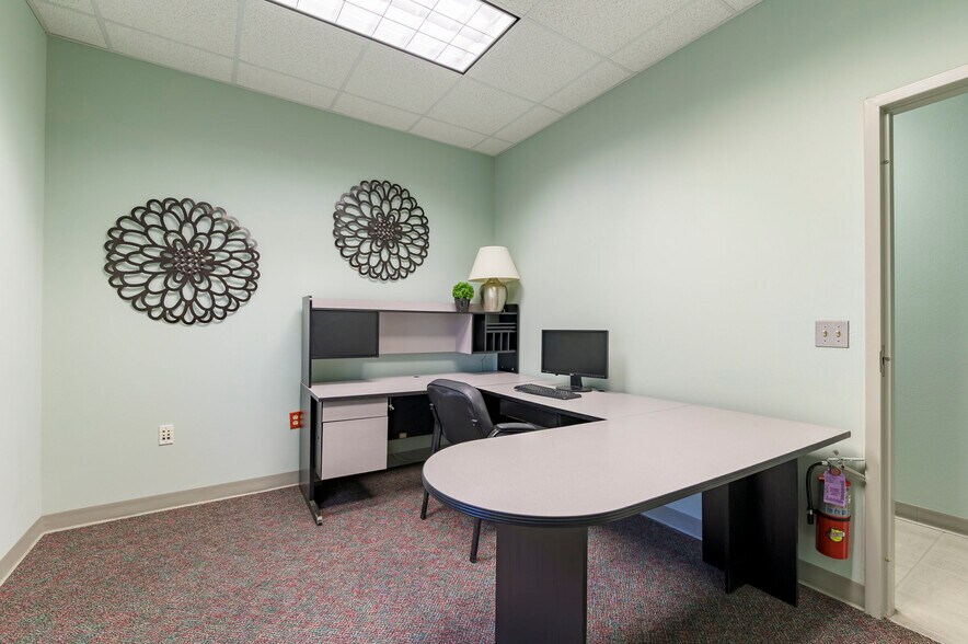 More Photos Of 1938 N Hercules Ave, Clearwater Office For Lease