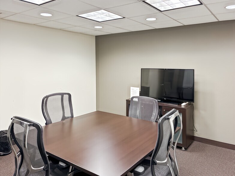 More Photos Of 1010 Lake St, Oak Park Coworking Space