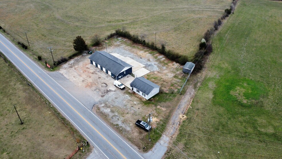 Primary Photo Of 1851 Easley Hwy, Pelzer Flex For Sale