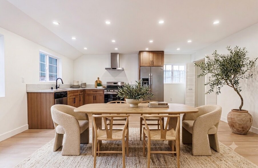 More Photos Of 4220 W Adams Blvd, Los Angeles Apartments For Sale
