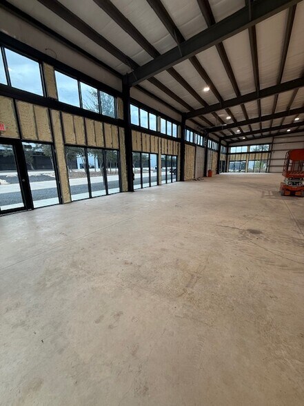 More Photos Of 14510 Fitzhugh Rd, Austin Flex For Lease