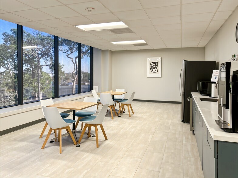 More Photos Of 2536 Countryside Blvd, Clearwater Coworking Space