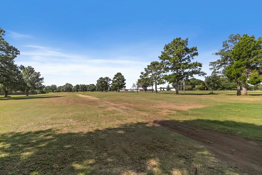 More Photos Of 101 Merion Dr, Eufaula Golf Course Driving Range For Sale