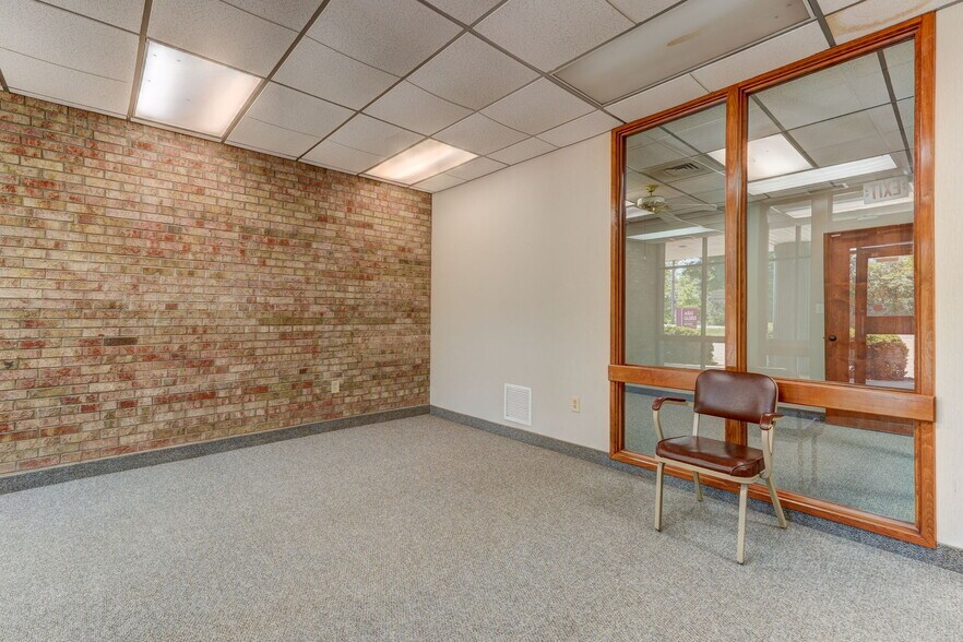 More Photos Of 3311 Burlington Rd, Greensboro Office For Sale