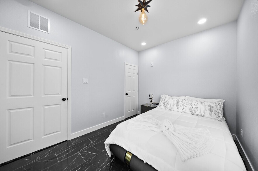 More Photos Of 801 Broadway St, Galveston Apartments For Sale