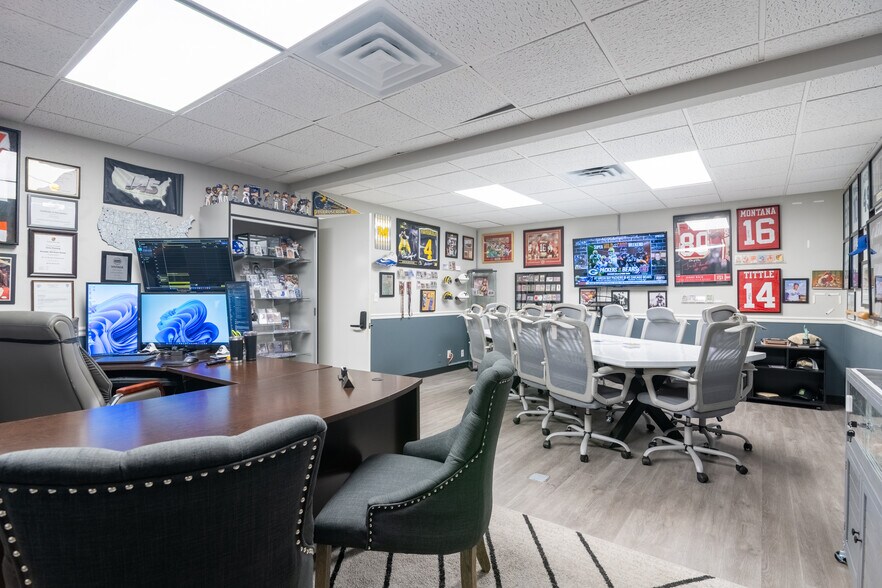 More Photos Of 2118 F St, Bakersfield Office For Sale