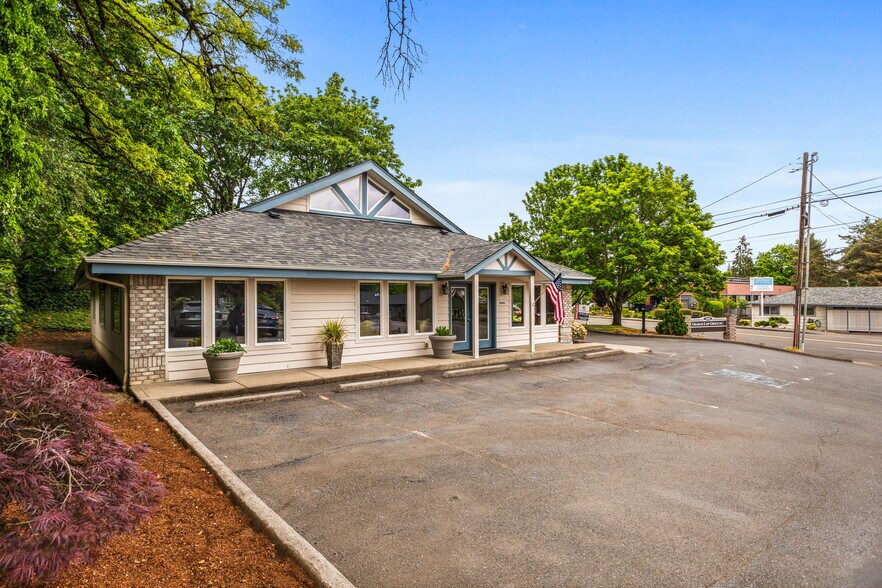 More Photos Of 3265 Liberty Rd S, Salem Office For Sale