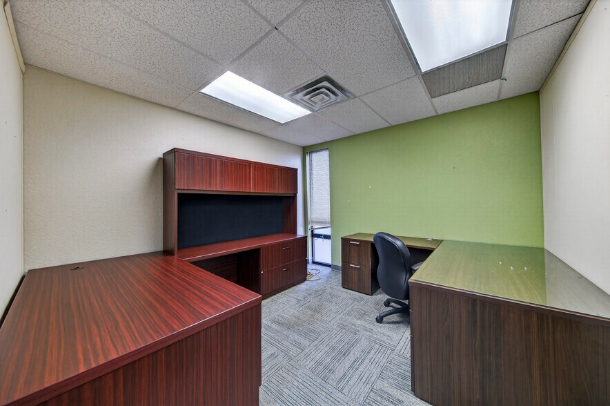 More Photos Of 2101 N Andrews Ave, Fort Lauderdale Office For Lease