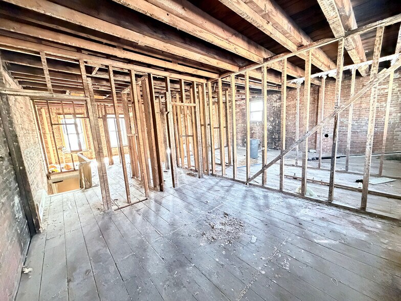 More Photos Of 42 Broad St, Keyport Storefront Retail Residential For Sale