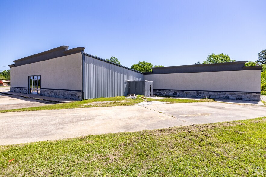 More Photos Of 930 Highway 59 Loop N, Livingston Restaurant For Sale