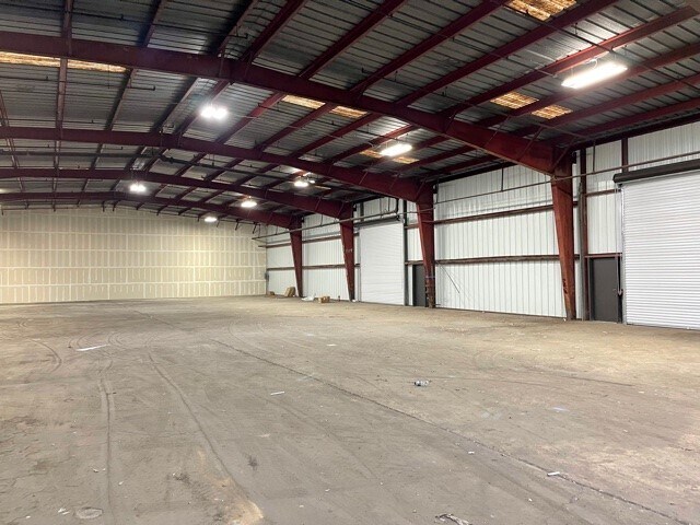 More Photos Of 11765 Darryl Dr, Baton Rouge Warehouse For Lease