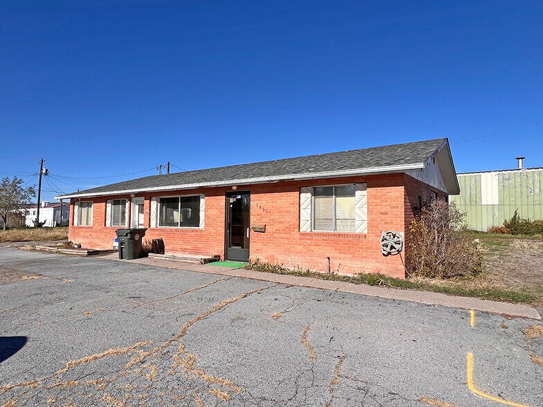 More Photos Of 195 Elm St, Blackfoot Office For Sale