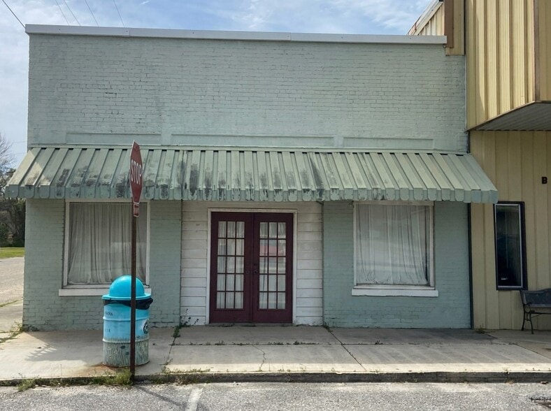 Primary Photo Of 303 Palafox st, Flomaton General Retail For Sale