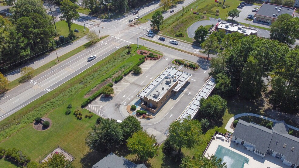 More Photos Of 200 Floyd Thompson Blvd, Hampton Fast Food For Lease