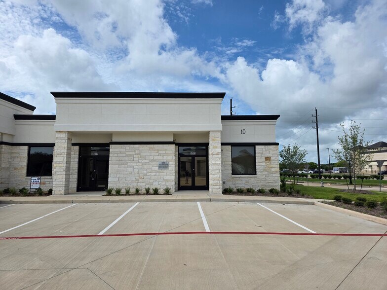 Primary Photo Of 5501 Cabrera Dr, Sugar Land Medical For Lease