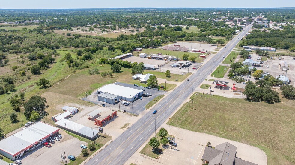 More Photos Of 929 E Main St, Eastland Carwash For Sale