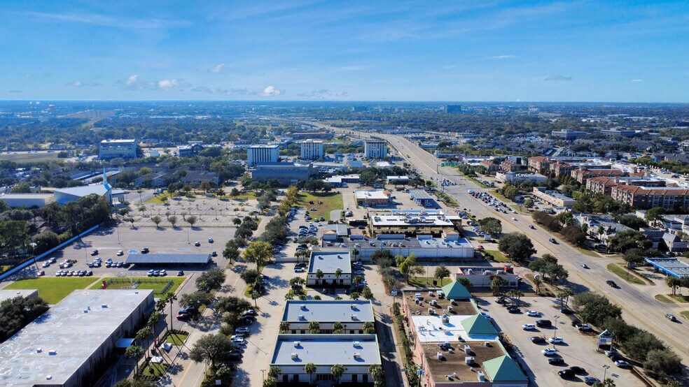 More Photos Of 1335 Space Park Dr, Houston Office For Lease