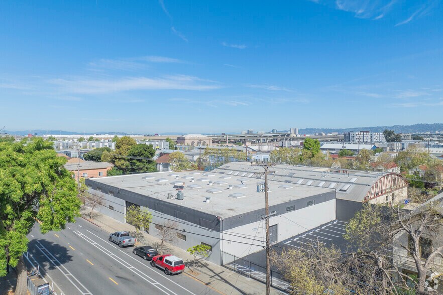 More Photos Of 1680 14th St, Oakland Warehouse For Lease