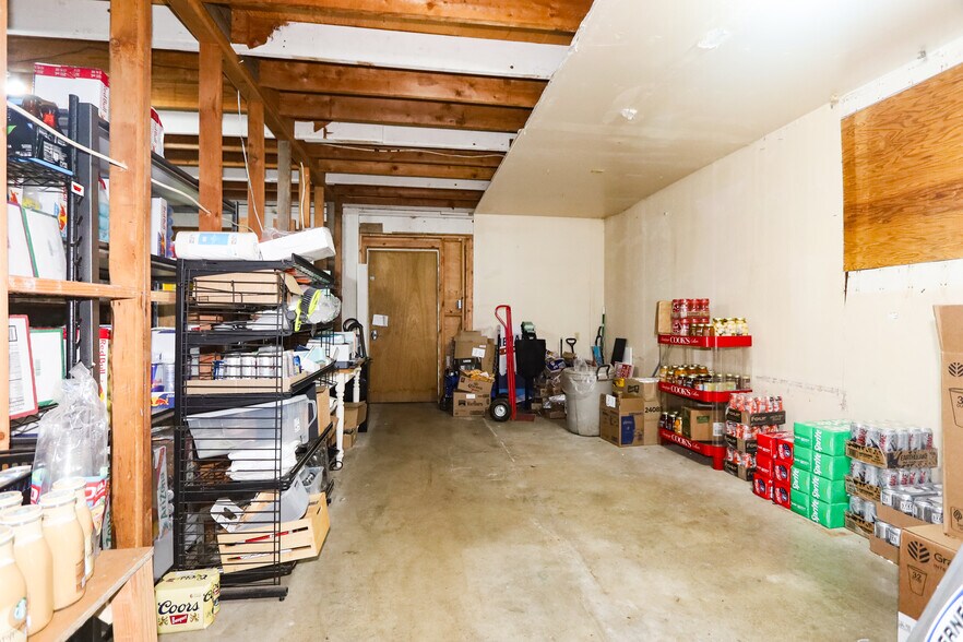 More Photos Of 814 Lincoln St, Hoquiam General Retail For Sale