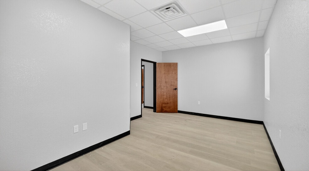 More Photos Of 16511 W Basin St, Odessa Industrial For Lease