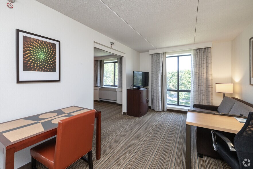 More Photos Of 3400 Edinborough Way, Edina Hotel For Sale