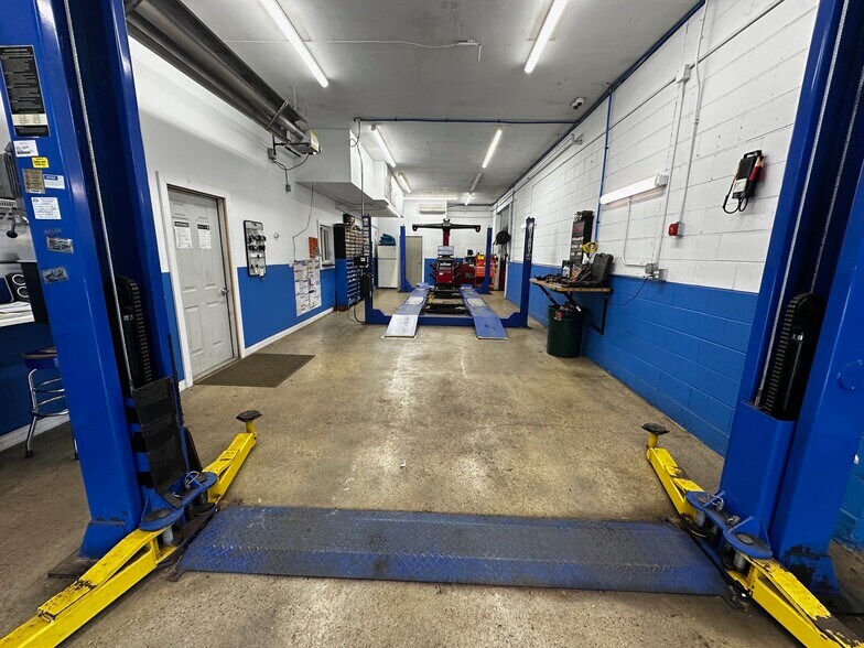 More Photos Of 119 E Grove St, Middleboro Auto Dealership For Sale