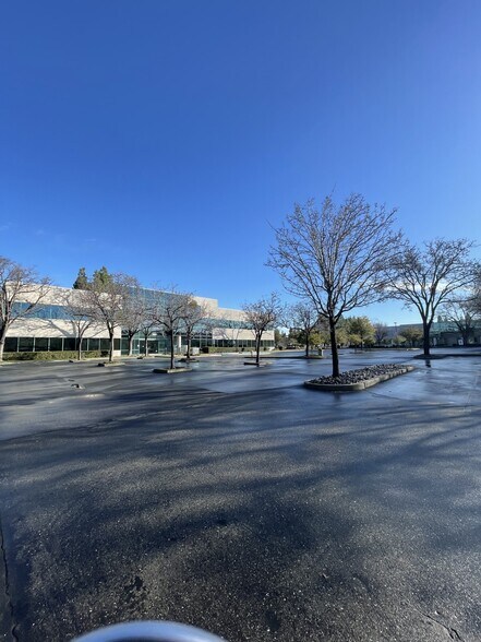 More Photos Of 5890 Stoneridge Dr, Pleasanton Medical For Lease