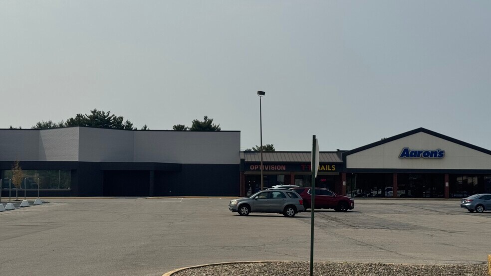 More Photos Of 1222-1346 N State St, Greenfield Unknown For Lease