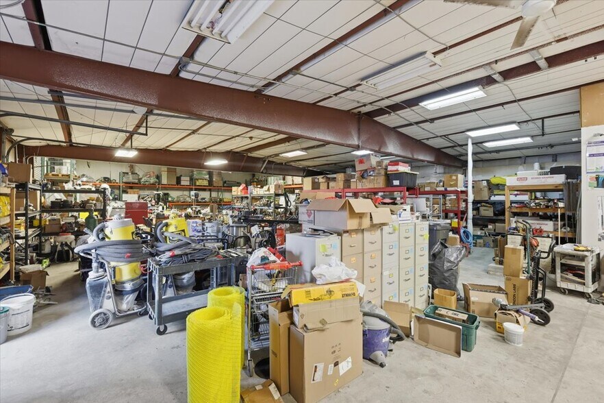 More Photos Of 711 60th St Ct E, Bradenton Light Distribution For Sale